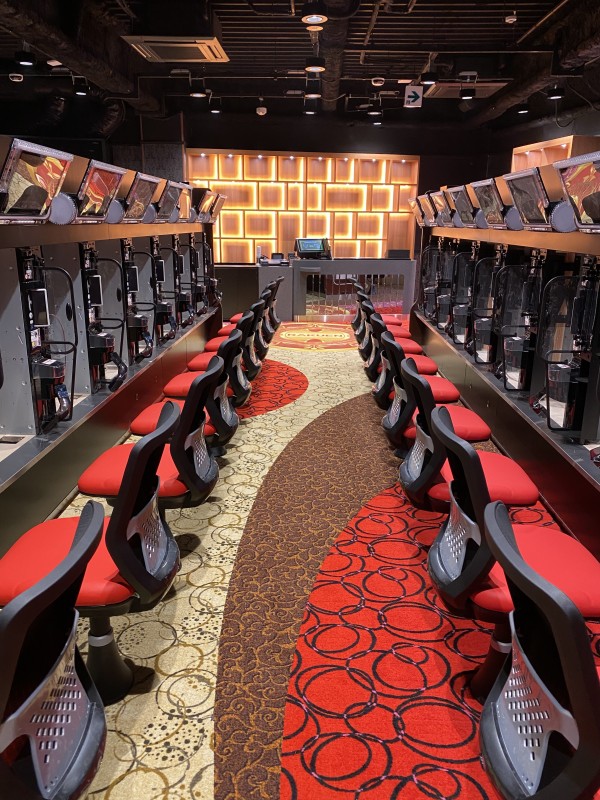 パチンコ楽園　上野店　全改修工事